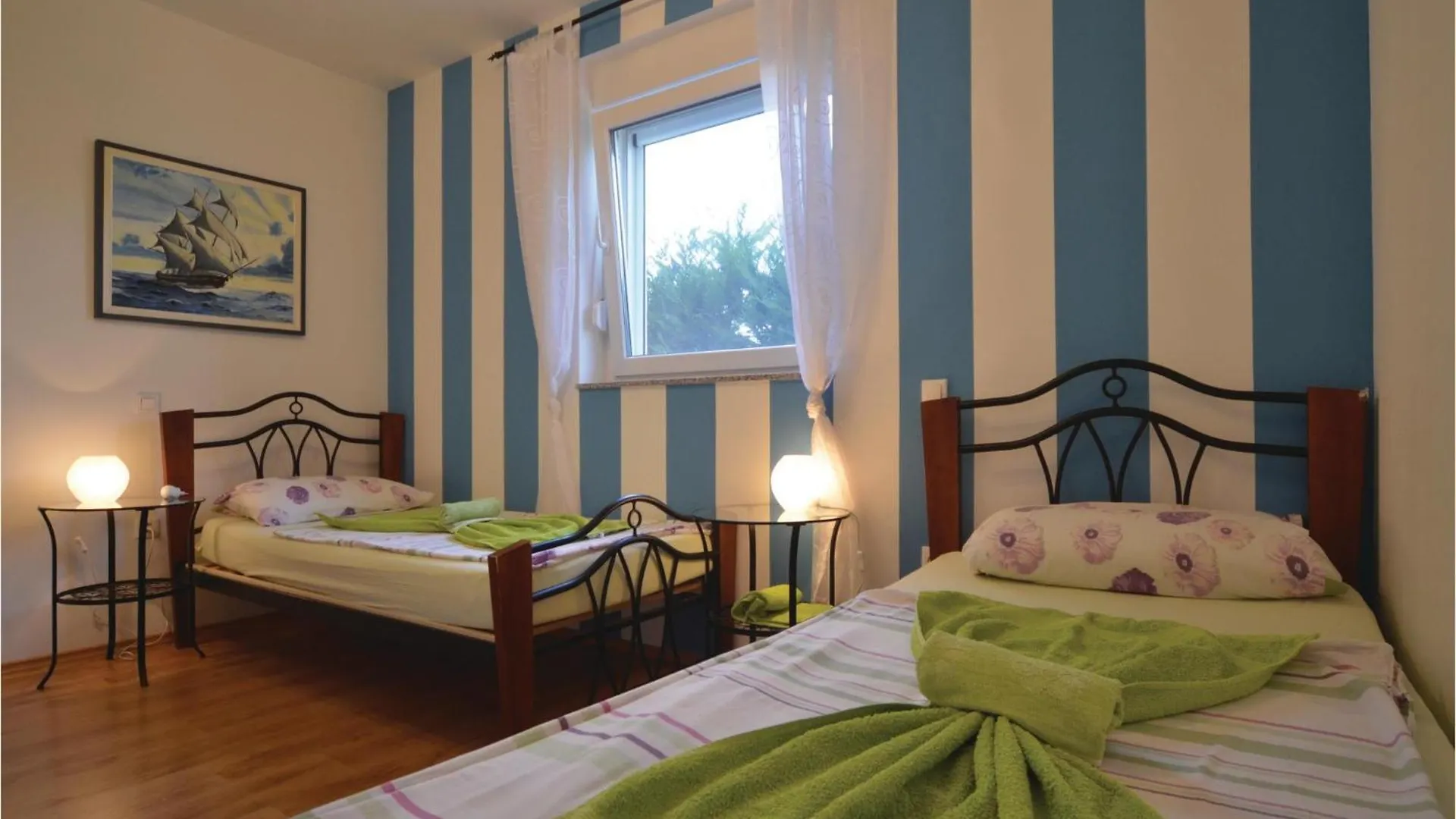 Lovely Home In Kanfanar With Kitchen Tatil Evi