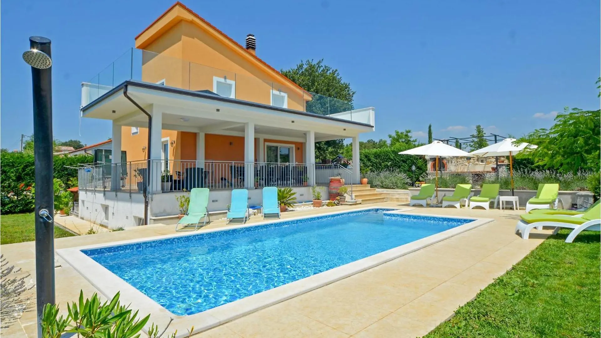 Lovely Home In Kanfanar With Kitchen